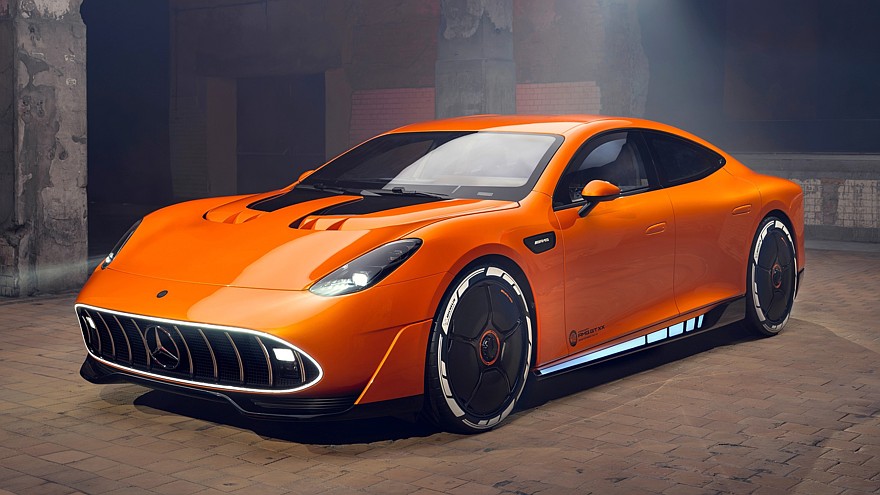 Раскрыт салон нового Mercedes-AMG GT 4-door Coupe: засилье экранов и гламурный потолок - «Mercedes-AMG»