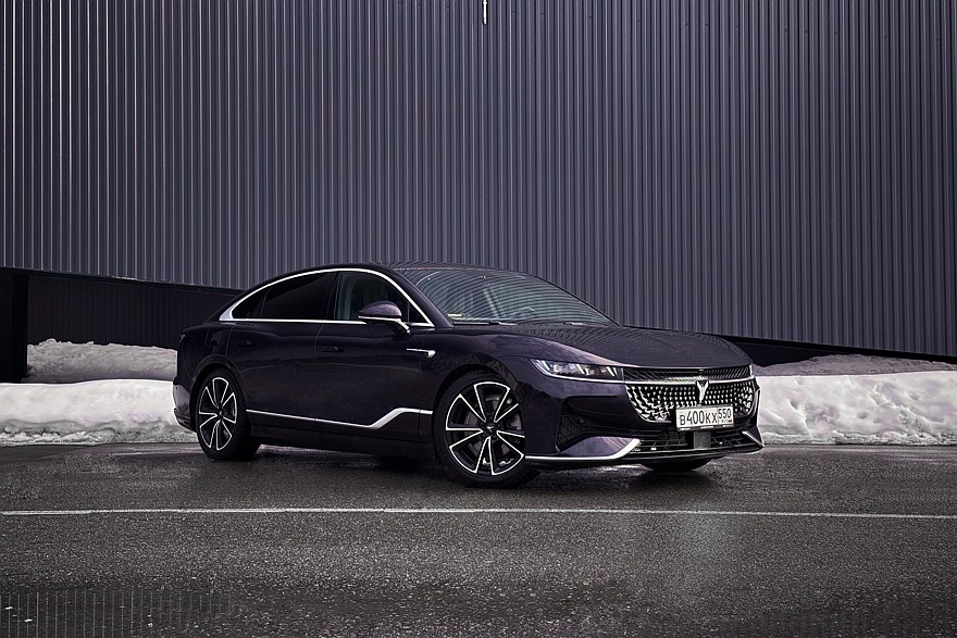 Страсть вернулась с бензобаком: тест-драйв Voyah Passion - «Тест-драйв»