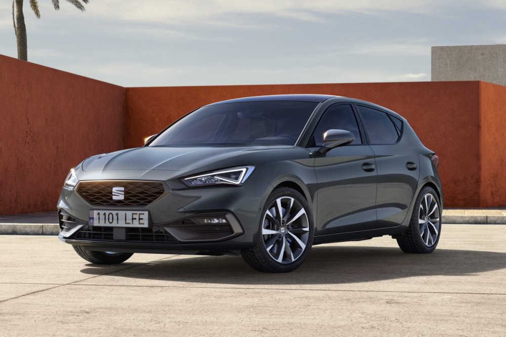 Обновлённый Seat Leon лишился базового мотора и получил дисплеи побольше - «SEAT»