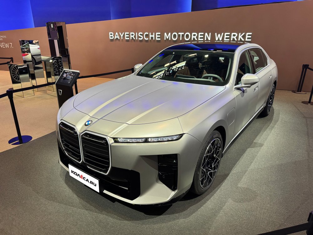 Страшная, большая и тяжёлая: первый обзор обновлённой BMW 7 Series - «BMW»