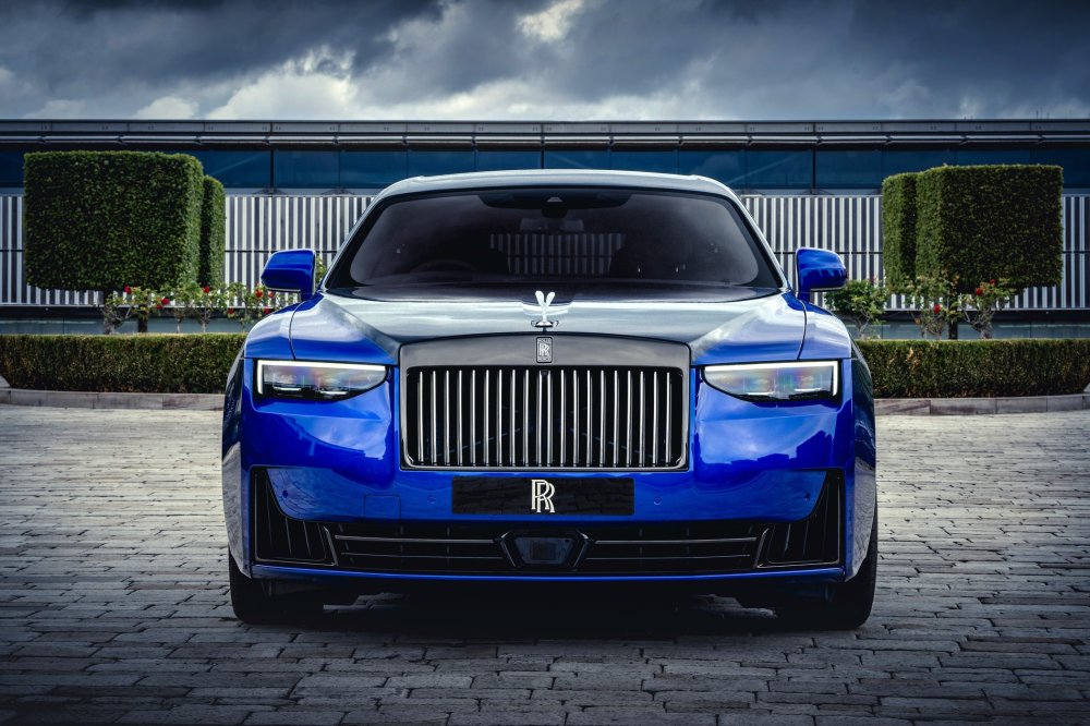 Впал в детство: Rolls-Royce Ghost получил пиксельный декор в стиле винтажных видеоигр - «Rolls-Royce»