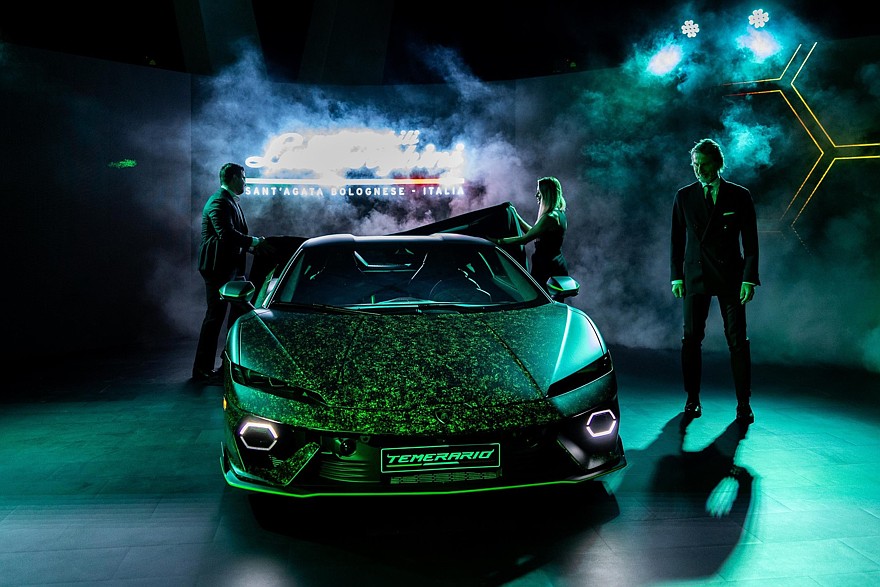 Пёстренькая роскошь: представлен уникальный Lamborghini Temerario Ad Personam - «Lamborghini»