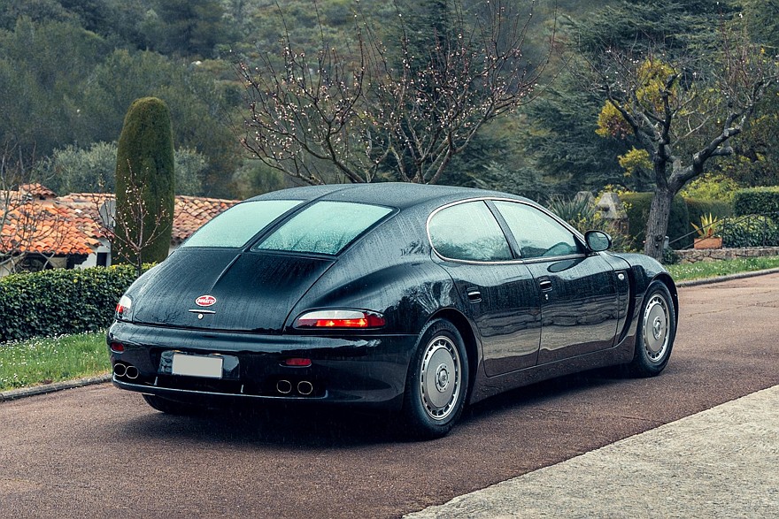 Автолегенда 1990-х: один из трёх выпущенных седанов Bugatti EB112 продадут на аукционе - «Bugatti»