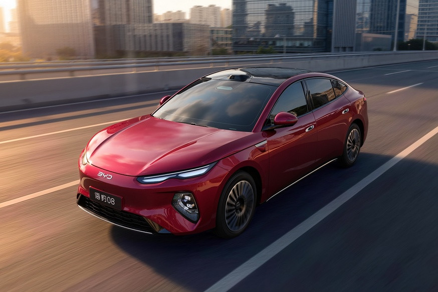 Флагманский седан BYD Seal 08 предложен с несколькими вариантами техники, есть полный привод - «BYD»
