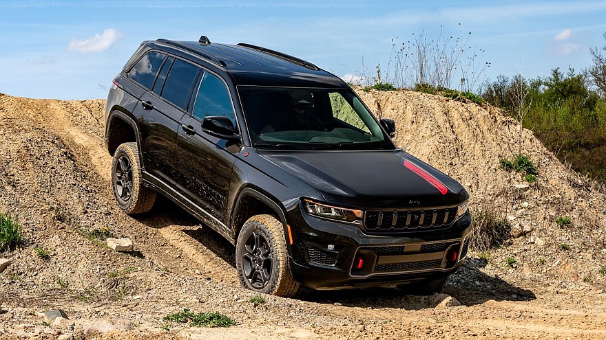 Jeep Grand Cherokee вновь обрёл внедорожные версии Trailhawk и Overland: только бензин! - «Jeep»