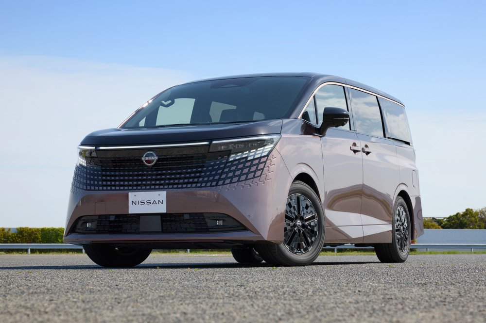 Nissan полностью рассекретил минивэн Elgrand нового поколения, цены известны - «Nissan»