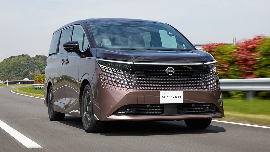 Nissan полностью рассекретил минивэн Elgrand нового поколения, цены известны - «Nissan»