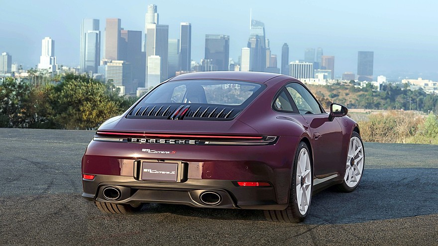 По заявкам трудящихся: Porsche 911 Carrera S снова доступен на «механике», но есть нюанс - «Porsche»