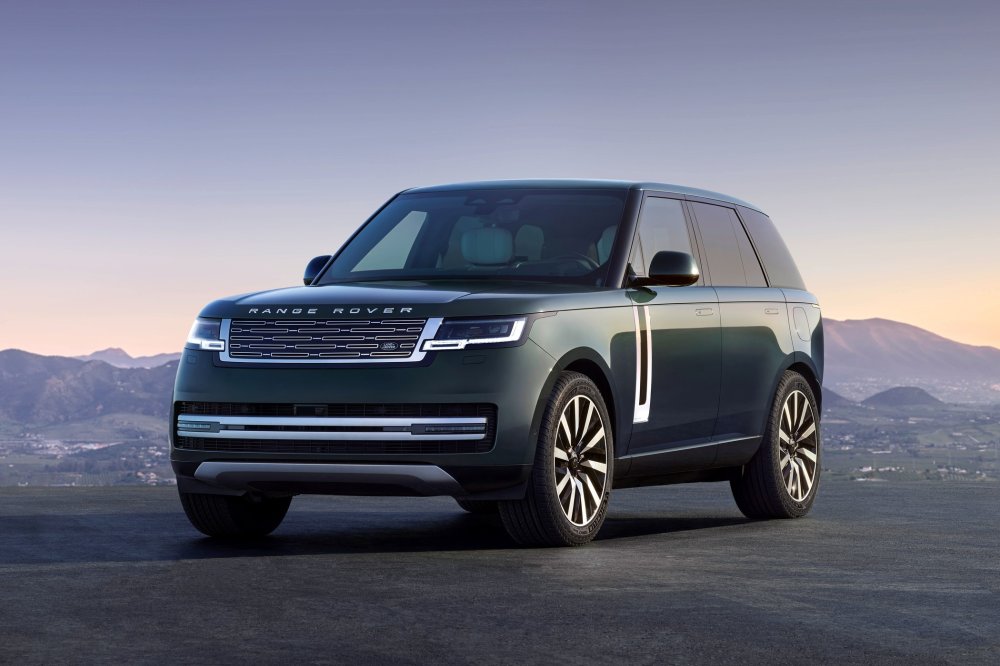Range Rover Electric полностью рассекречен: средние характеристики за бешеные деньги - «Land Rover»