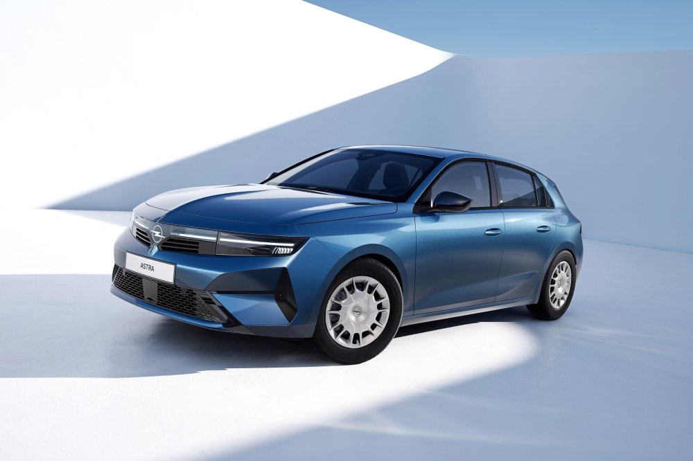 Ближе к народу: у Opel Astra появилась бюджетная версия Start на «штамповках» - «Opel»