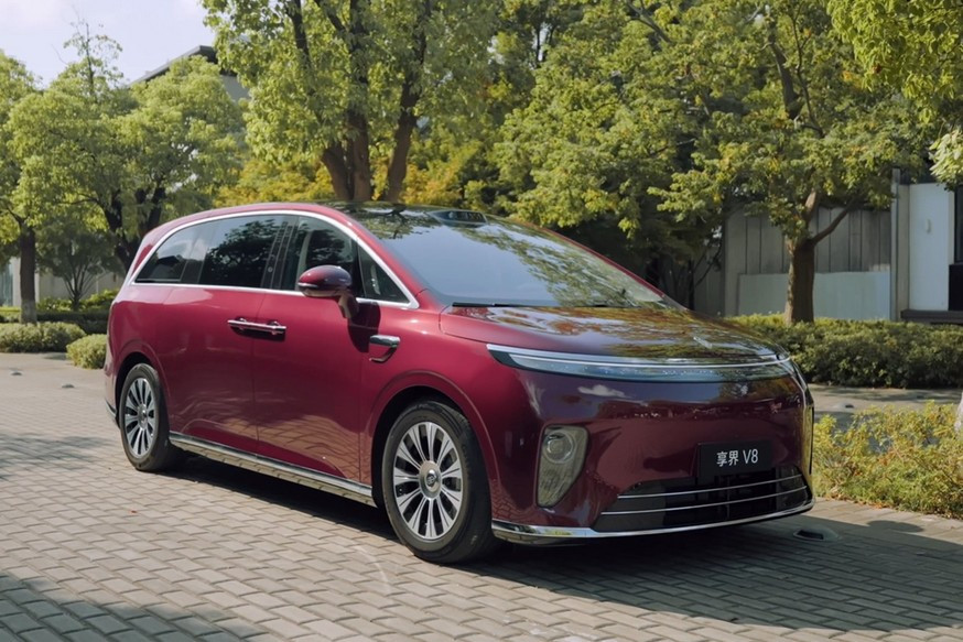 Минивэн Stelato V8 от BAIC и Huawei: богатое оснащение и несколько вариантов начинки - «BAIC»
